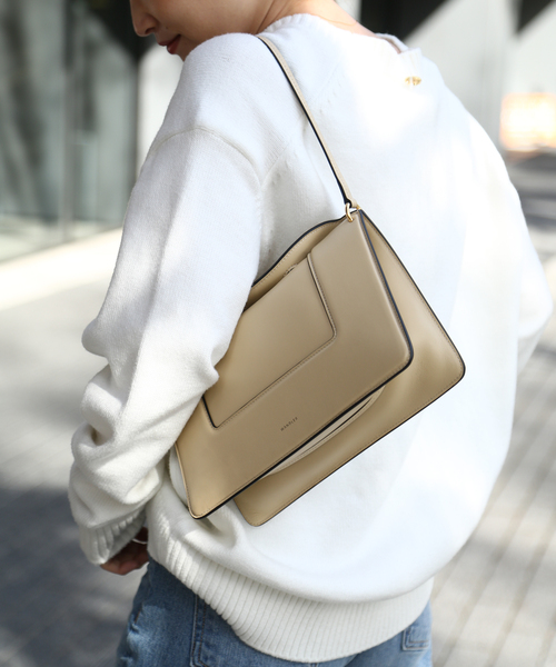 Deuxieme Classe（ドゥーズィエムクラス）の「Lily sof クルーネック