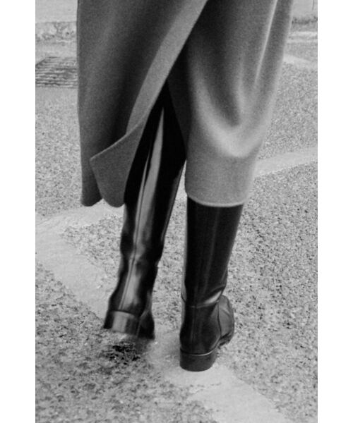 COS（コス）の「ベルト付きダブルフェイスウールコート（その他