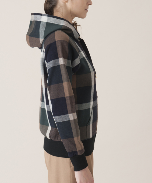 BLUE LABEL CRESTBRIDGE（ブルーレーベルクレストブリッジ）の