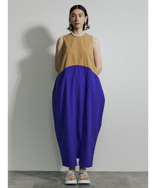 UN3D.（アンスリード）の「バイカラーコクーンワンピース（ワンピース