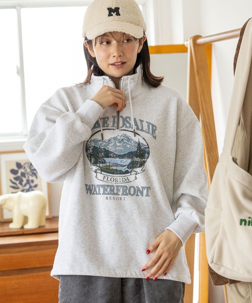 niko and（ニコアンド）の「スーベニアハーフZIPプルオーバー