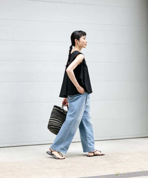 かぐれ（カグレ）の「フェードデニムイージーパンツ（デニムパンツ