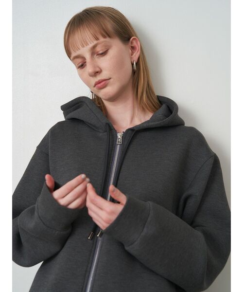 ELENDEEK（エレンディーク）の「タックヘムジップフーディ（パーカー