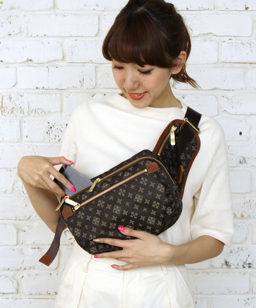 russet（ラシット）の「Special version.WEB LIMITED BAG ボディバッグ