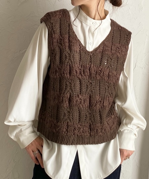 セール】ローゲージケーブル手編み風vネックショート丈ハンドニット