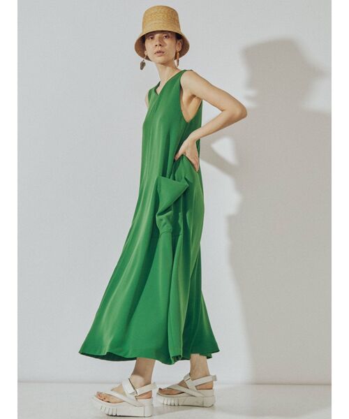 UN3D.（アンスリード）の「ビッグポケットフレアワンピース