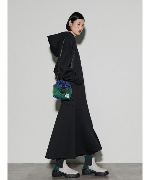 UN3D.（アンスリード）の「マーメイドスウェットワンピース