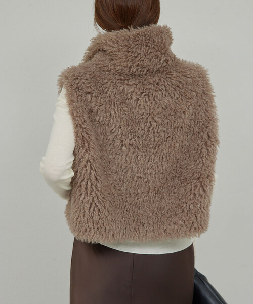 GALLARDAGALANTE（ガリャルダガランテ）の「フェイクファーハーフZIP