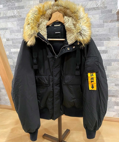 DIESEL（ディーゼル）の「ファー付き ミリタリージャケット 中綿