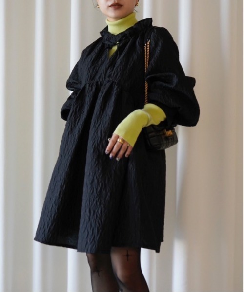 BUMPY VOLUME MINI DRESS（ワンピース）｜Ameri（アメリ）の