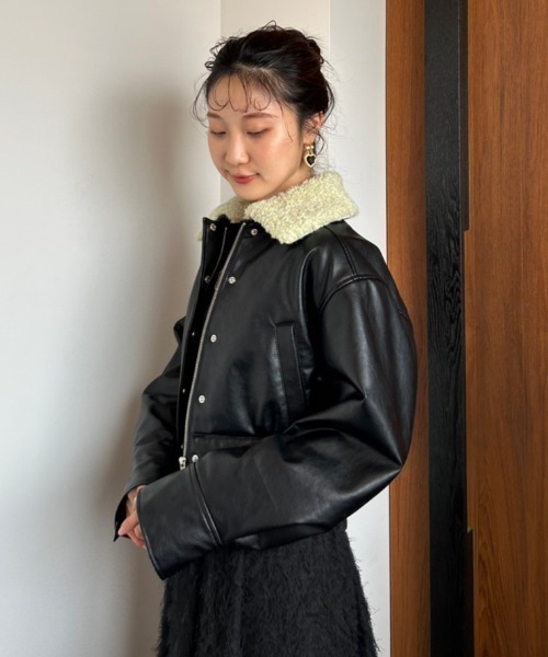 LILY BROWN（リリーブラウン）の「ショート丈レザーブルゾン（その他