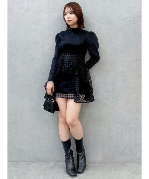 dazzlin（ダズリン）の「バックリボンパワショルミニコルセット