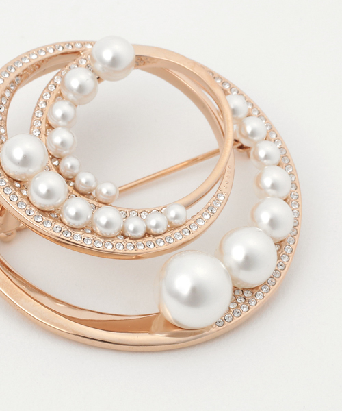 SWAROVSKI（スワロフスキー）の「Fundamental ブローチ（ブローチ