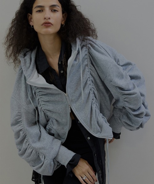 Ameri（アメリ）の「VOLUME GATHERED ZIP UP HOODIE（パーカー）」 - WEAR