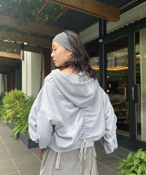 Ameri（アメリ）の「VOLUME GATHERED ZIP UP HOODIE（パーカー）」 - WEAR