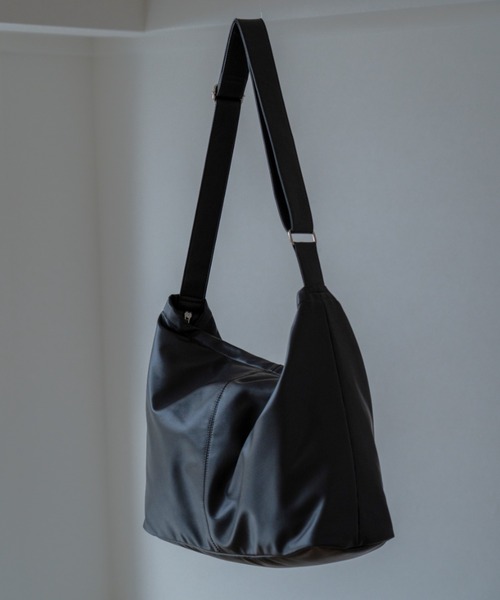 セール】DEVICE ルーズ マンメイド レザー ビッグ ショルダーバッグ