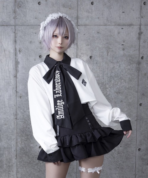 Amilige（アミリージュ）の「刺繍リボンネクタイ付きバイカラーシャツ