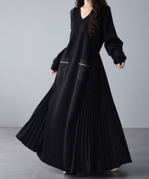 セール】Vネック×サイドプリーツロングワンピース（ワンピース）｜Doux