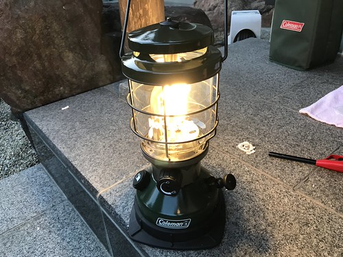 ジェネレーター交換をする Coleman Northstar 2000 ガソリンランタン