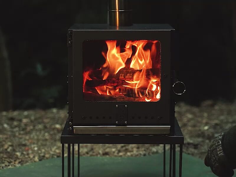 DODから調理特化型オールインワン薪ストーブ「ピザがまきちゃん」登場