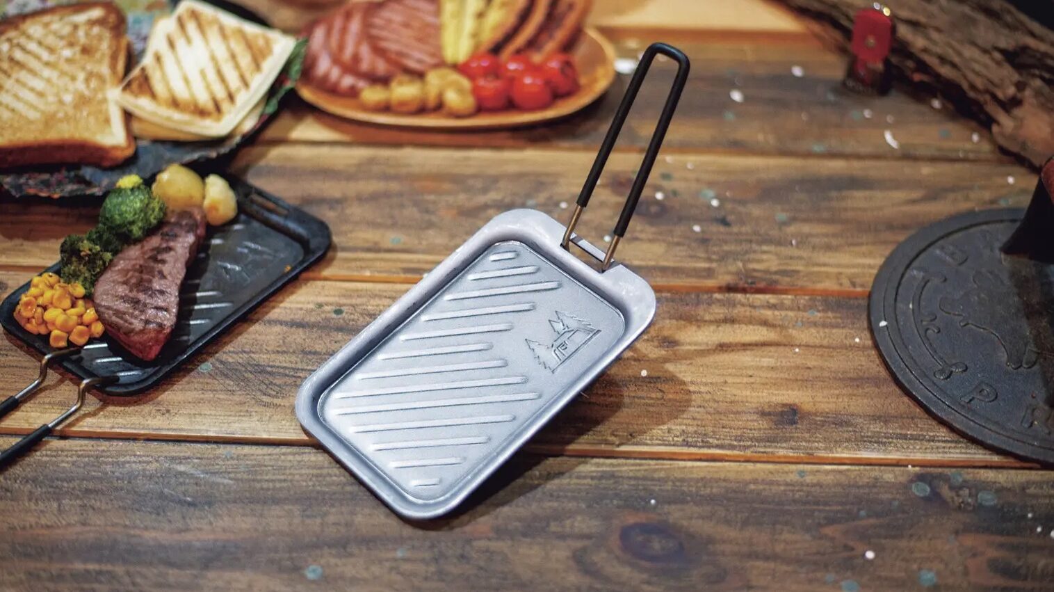 ogawaの「ハンドル付き極厚鉄板SOLO」が付録！BE-PAL 2024年4月号