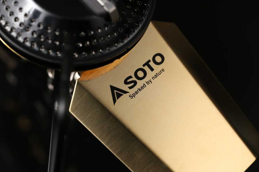 SOTOからナチュラム別注「レギュレーターストーブ Range 真鍮×ブラック