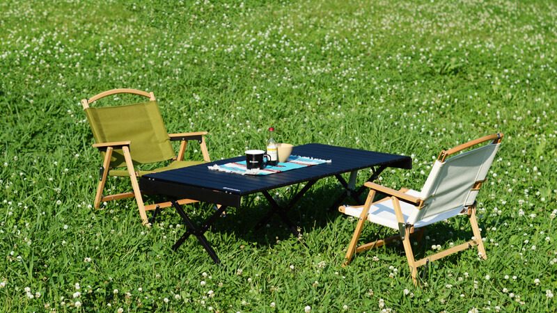 ハイランダーからアルミ素材の「アルミロールトップテーブル」登場