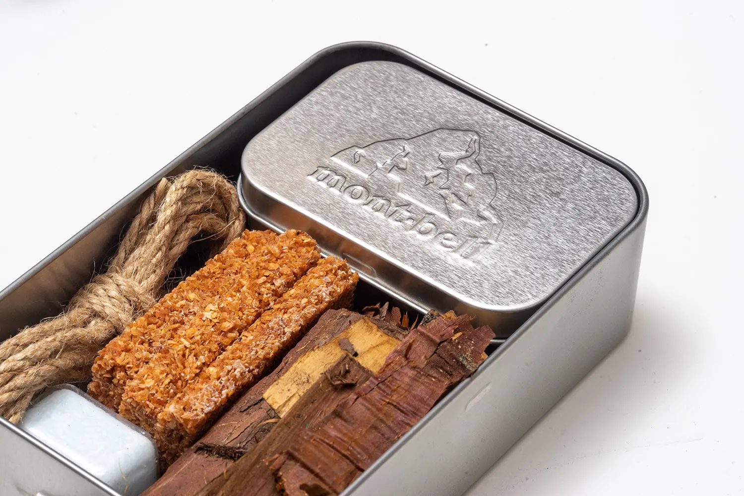 モンベルの「キャンプ・ツールBOX」が付録で再登場！BE-PAL OUTDOOR