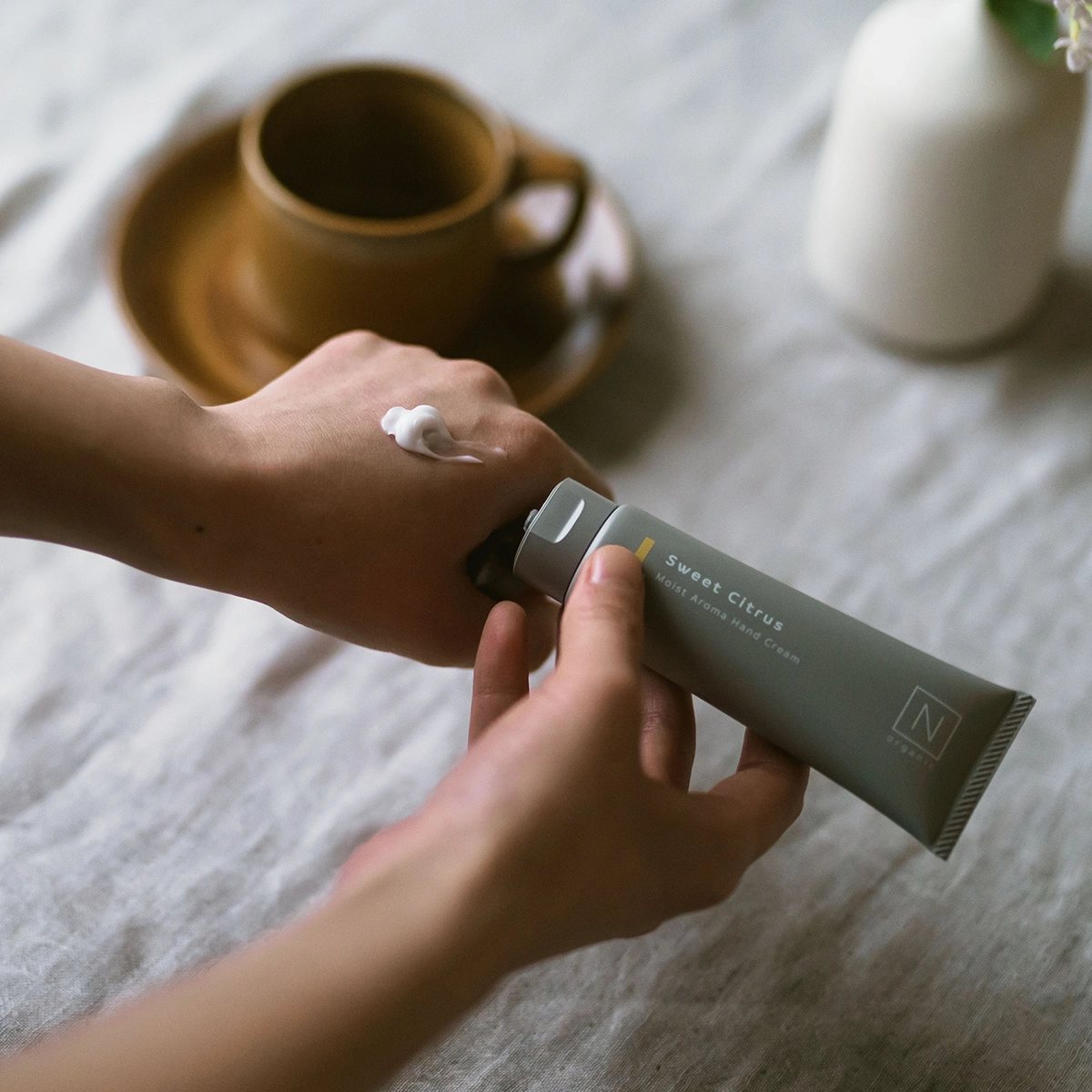 N organic HOME モイストアロマハンドクリーム スウィートシトラスの