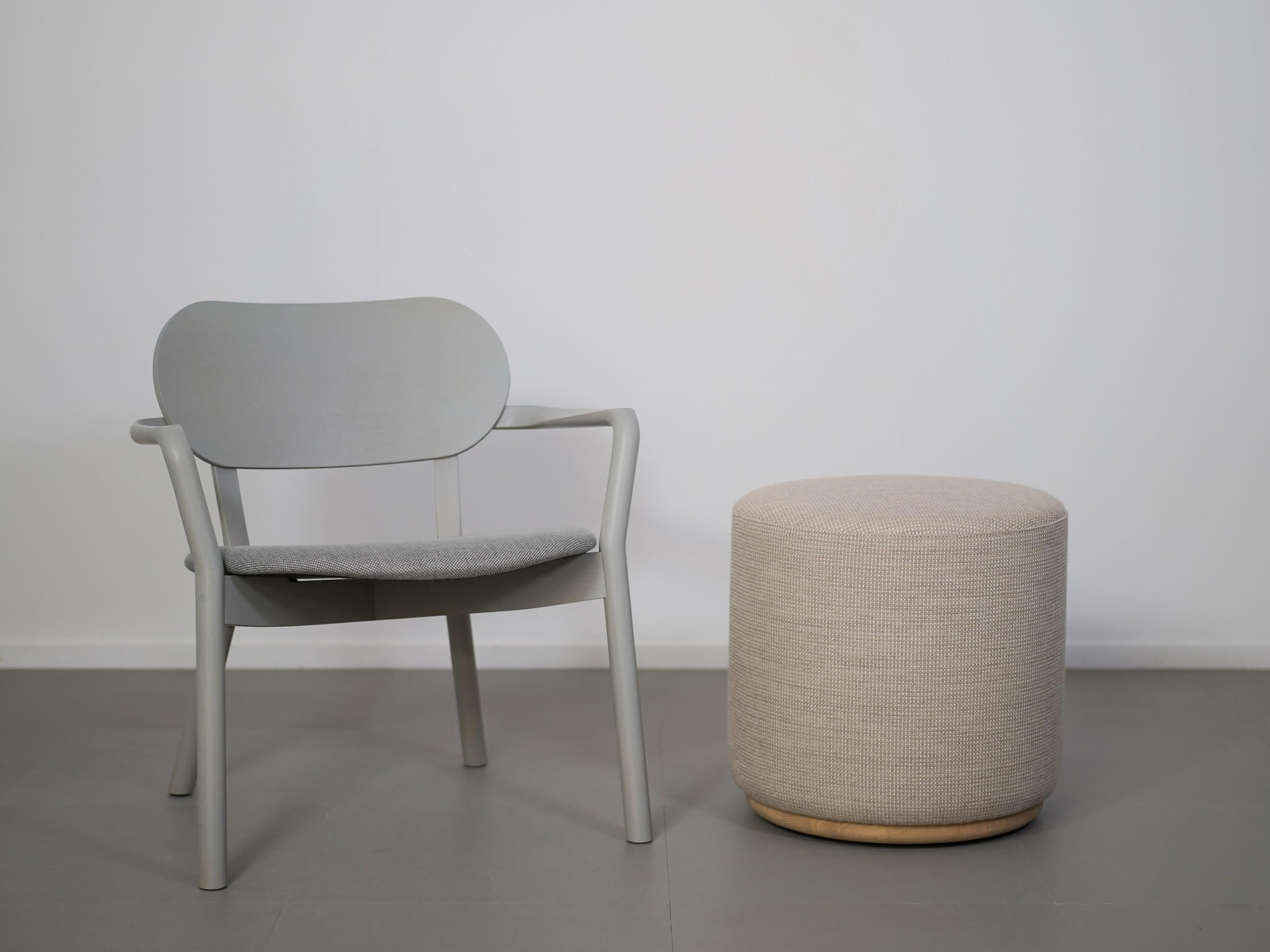 カリモクニュースタンダード□エレファントプーフタスク□スツール