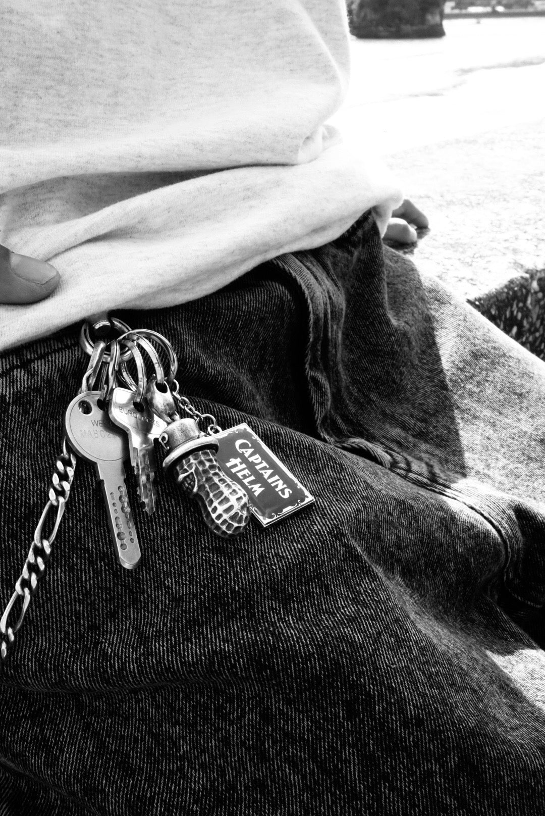 CAPTAINS HELM #LOGO KEY HOLDER