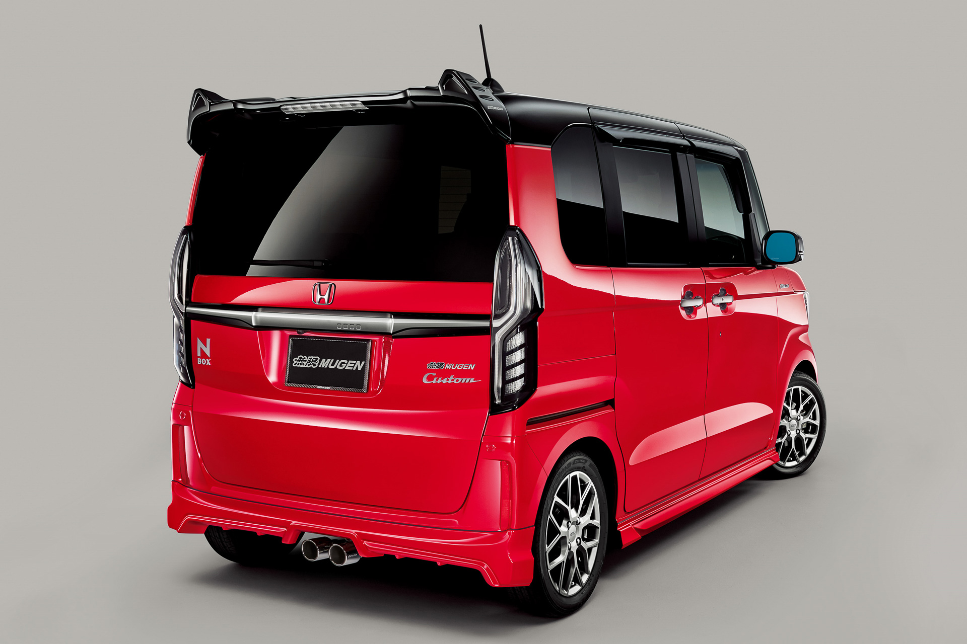 無限、センター出しの「N-BOX カスタム」用デュアルエキゾースト