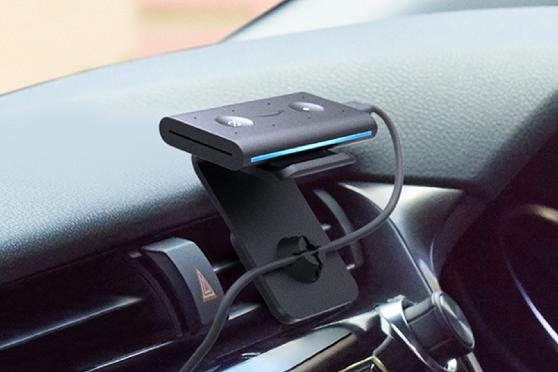 Amazon、Amazon Echoシリーズ初の車載デバイス「Echo Auto」 価格4980