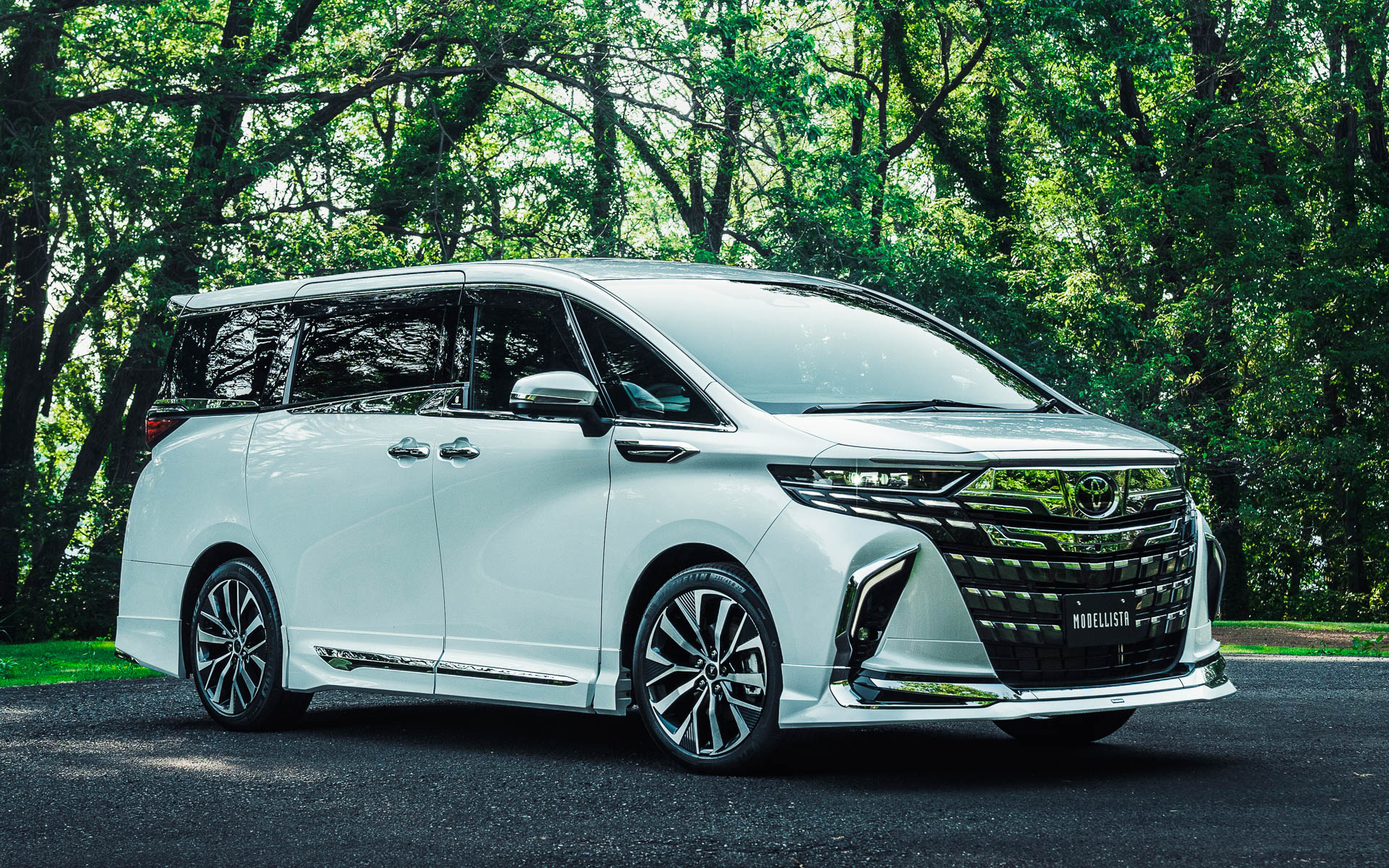 モデリスタ、新型「アルファード」用カスタマイズパーツ 存在感を