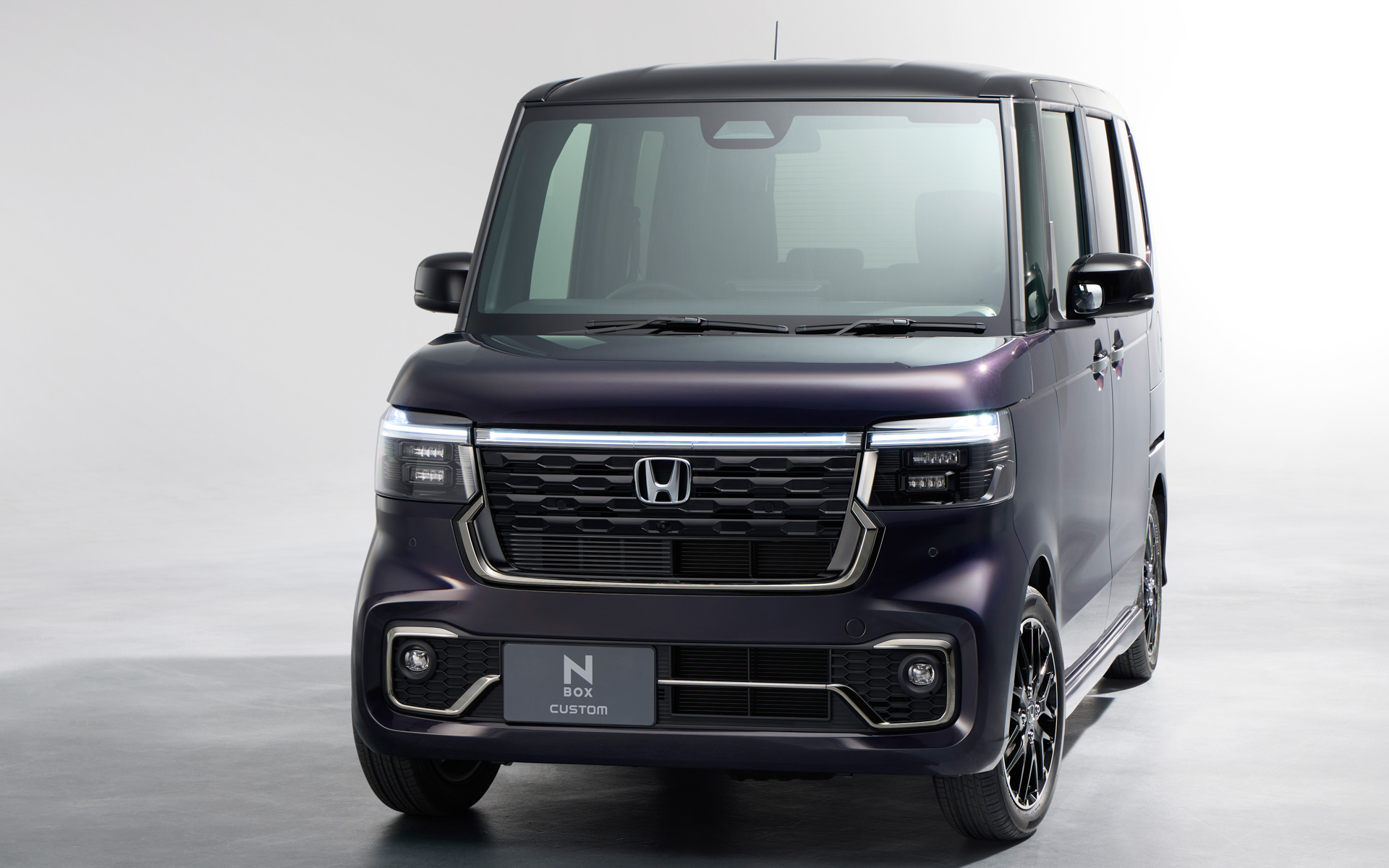 ホンダ、「N-BOX」を一部改良 LEDフォグライト・フォグライト