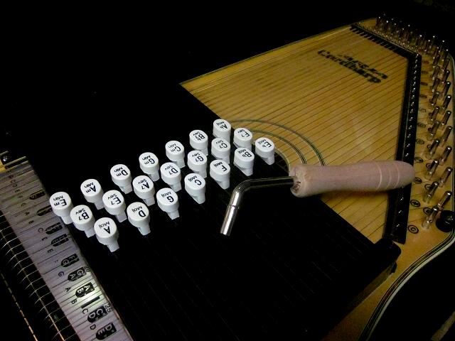 チューニング済み】 アンプに繋げる AutoHarp マイクつき コードハープ