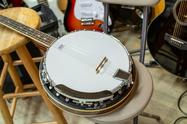 Blanton BB-15T 19フレット仕様 テナーバンジョー マイク搭載アンプに