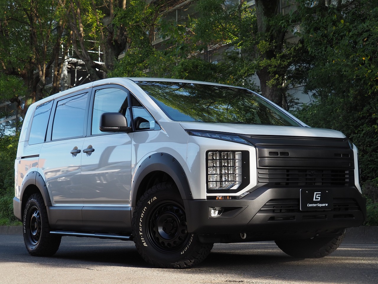 三重県三重郡朝日町Kさま 新型デリカD5 カスタム - センタースクエア