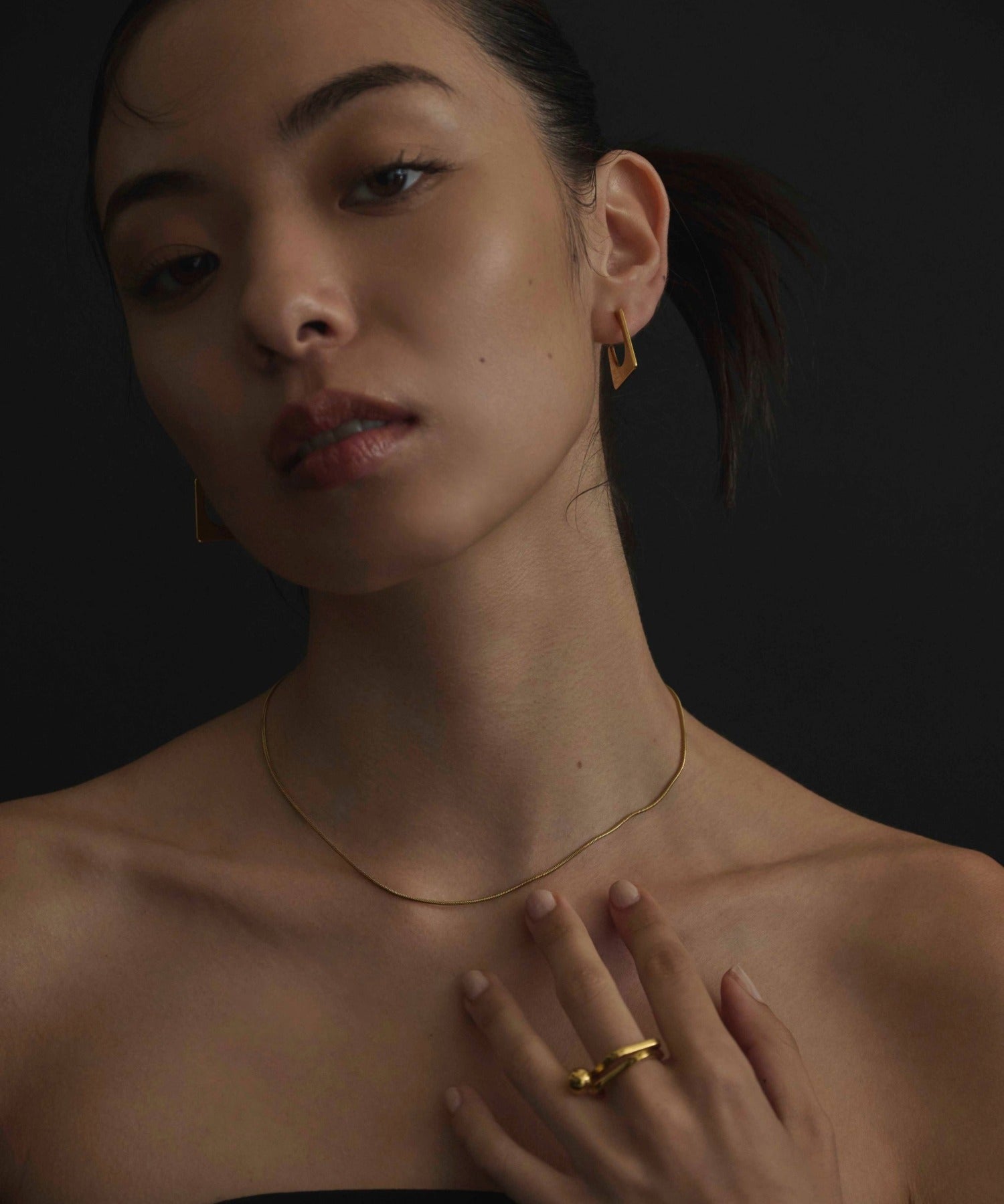 ゴールド]1mmスネークチェーンネックレス/34cm