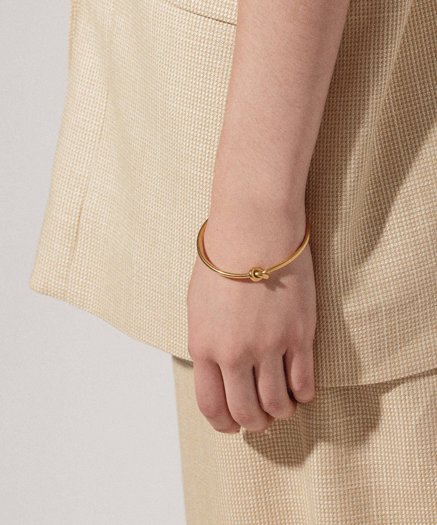 ゴールド]ノットラインブレスレット