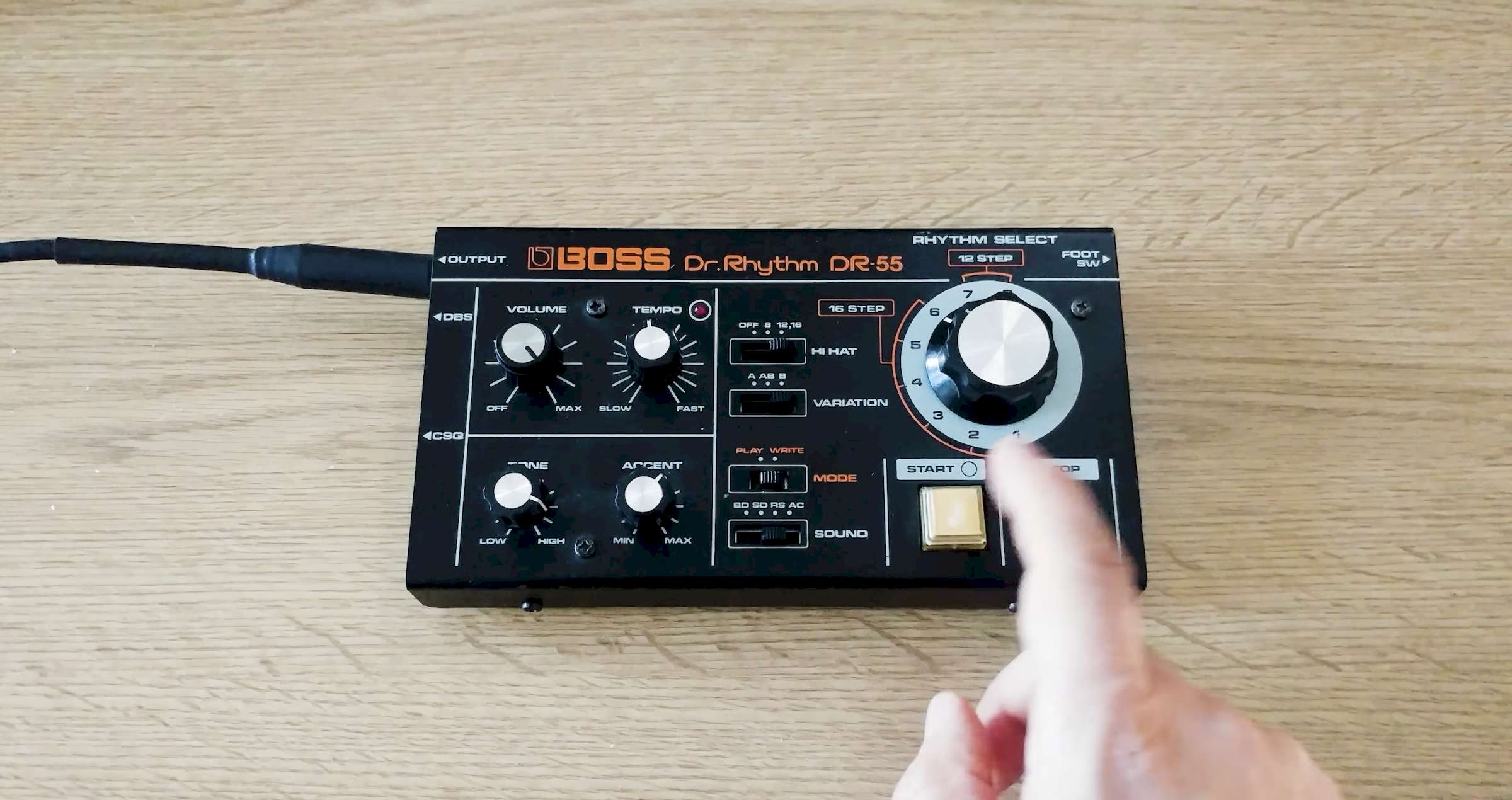 BOSS DR-55 drum machine from 1979, now a free plug-in - CDM Create