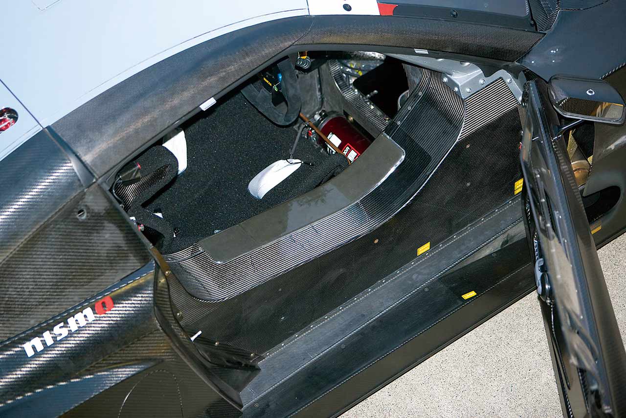 GTカー開発、規則とエンジニアの攻防史。補強と裏技で辿り着いた