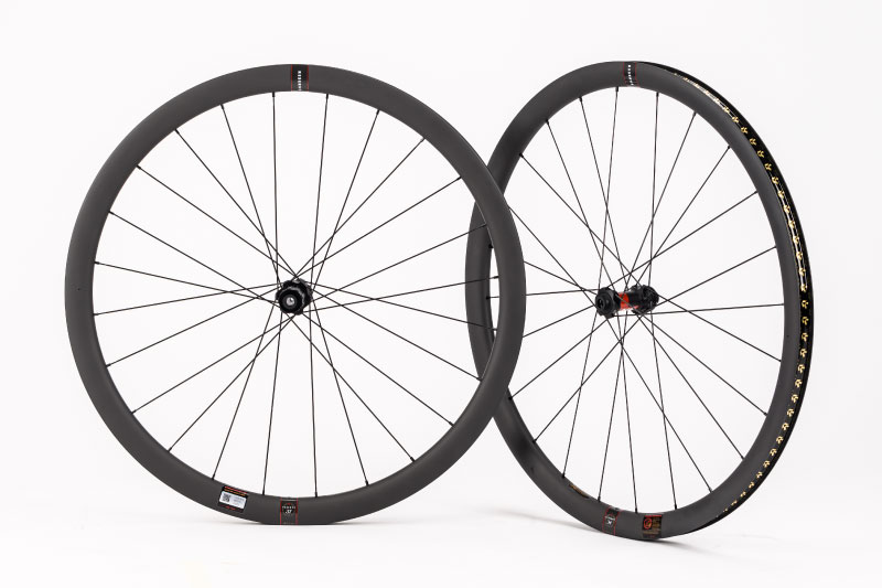 世界最強チームが使う謎のロードバイク用カーボンホイールを試してみた