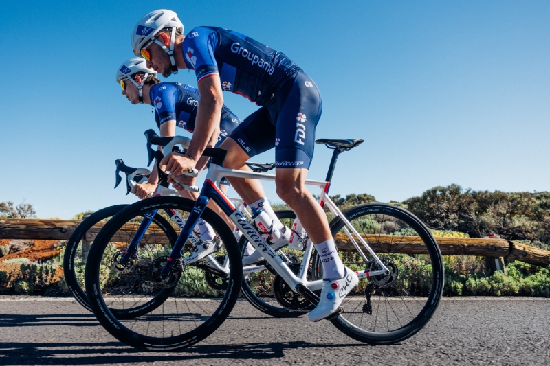 ウィリエールから新型軽量ロードバイク「ヴェルティカーレSLR」登場