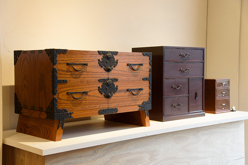 PR］夫の家業「越前箪笥」。その伝承の美は私が広める：日経xwoman