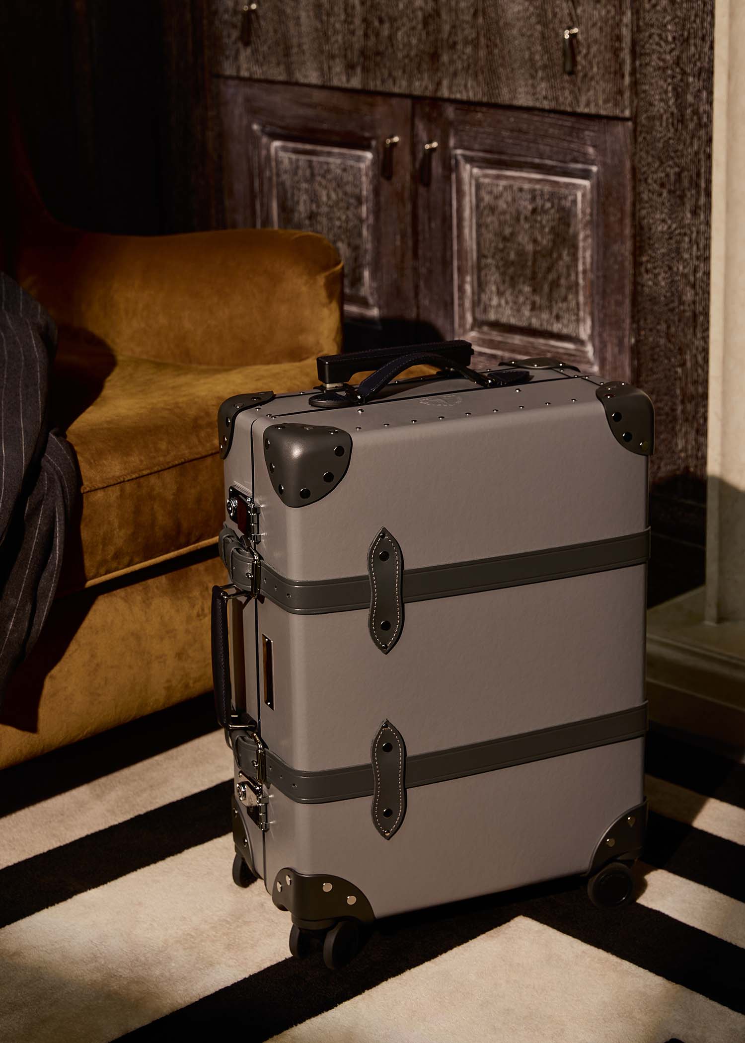 グローブ・トロッターに新しく007コレクションが登場 | ジャーナル