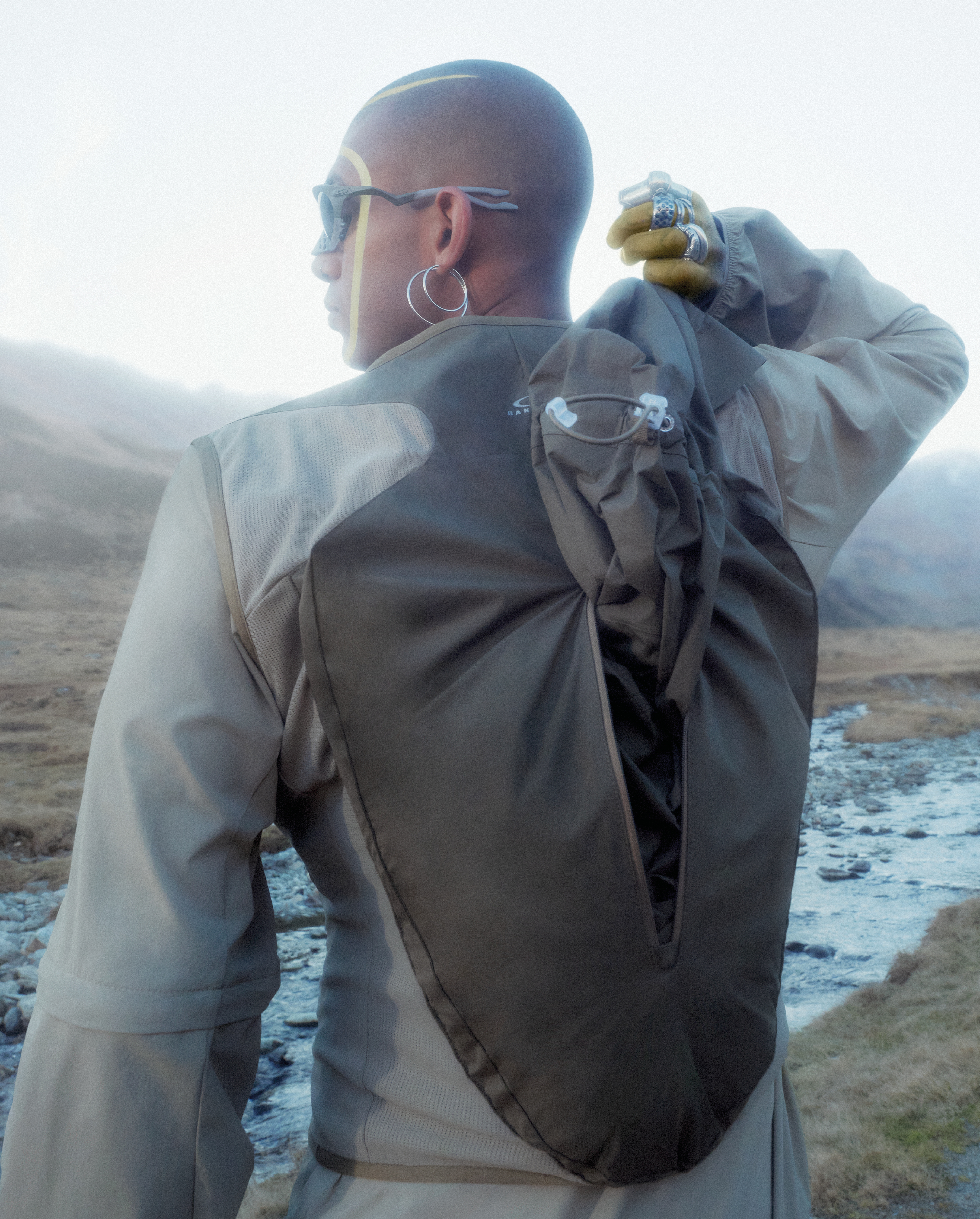 次世代の人間のためのモルフィズム：OAKLEY® LATITUDE 2025春夏