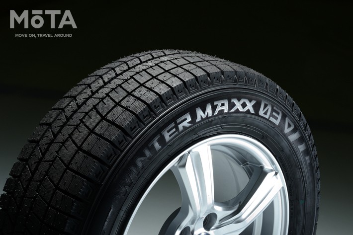 最新スタッドレスタイヤ「ダンロップ ウインターマックス03」を真夏の
