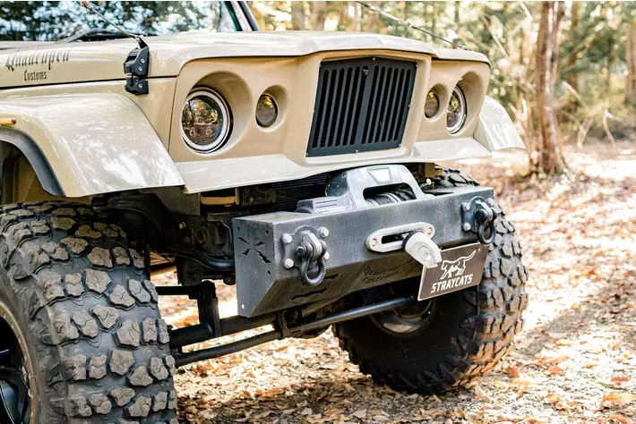 キャンプ専用レンタカーに大迫力の