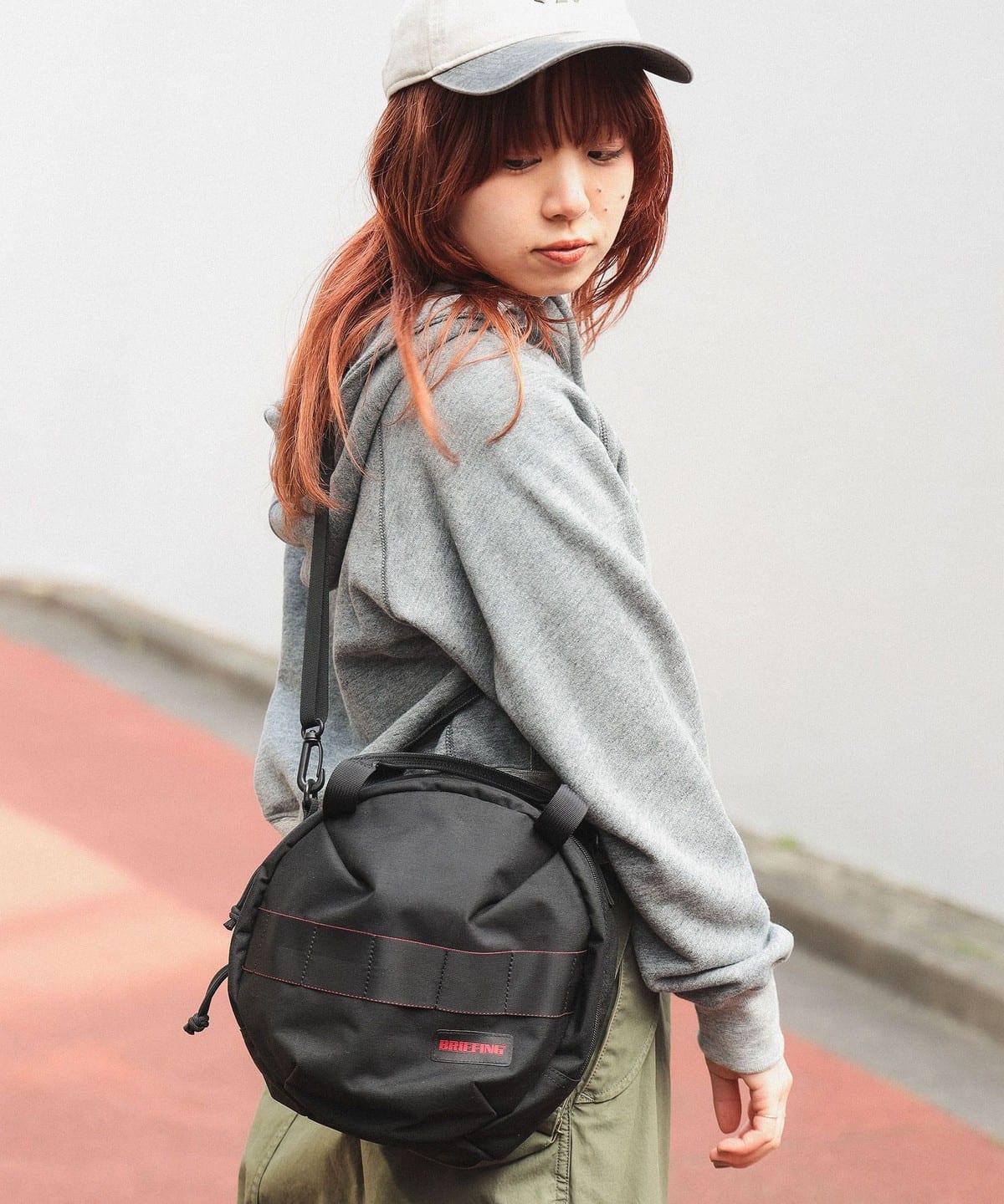 希少ブリーフィング × ビームスプラス別注モバイルポッドショルダー